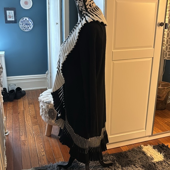 Chico’s Travelers Sweater Size 3 - Picture 4 of 10